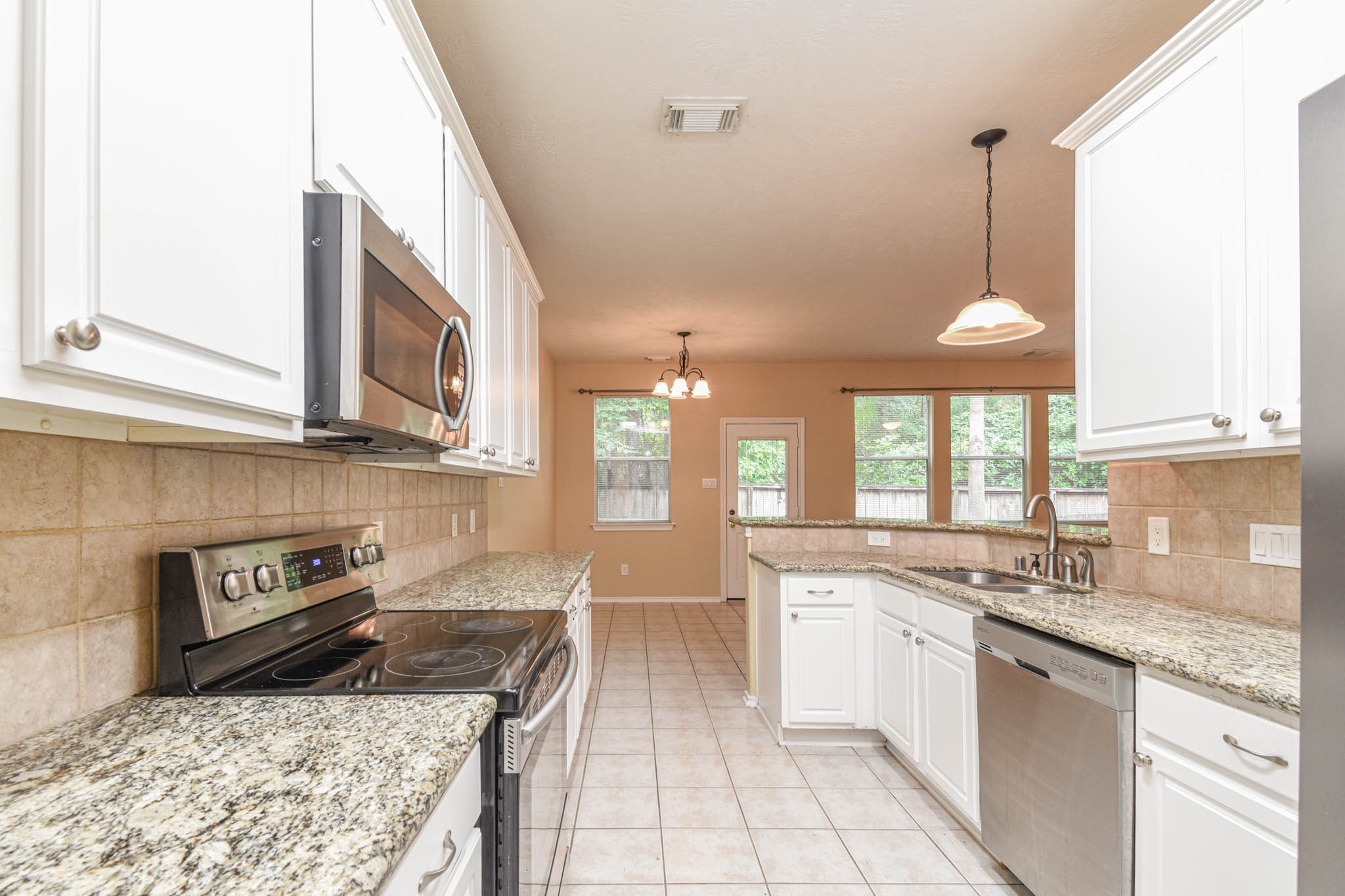 213 Summerhaze Circle Spring, TX 77382 - Photo 12 of 32