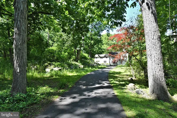 $2,350 | 3479 Windy Bush Road, New Hope, PA 18938