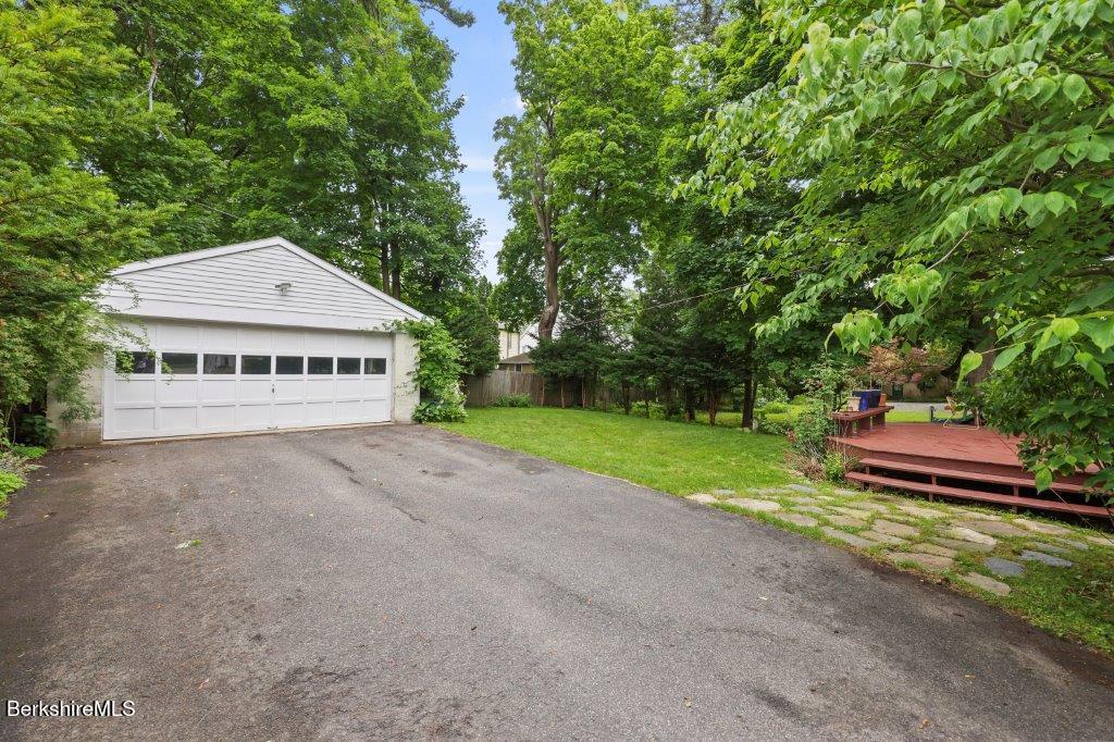 136 Pomeroy Avenue Pittsfield, MA 01201 - Photo 36 of 37 385 Back Yard