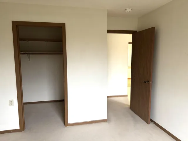 $1,250 | 611 Main Street South, Unit 207, Renville, MN 56284