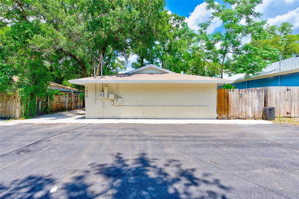 1610 East River Cv St  