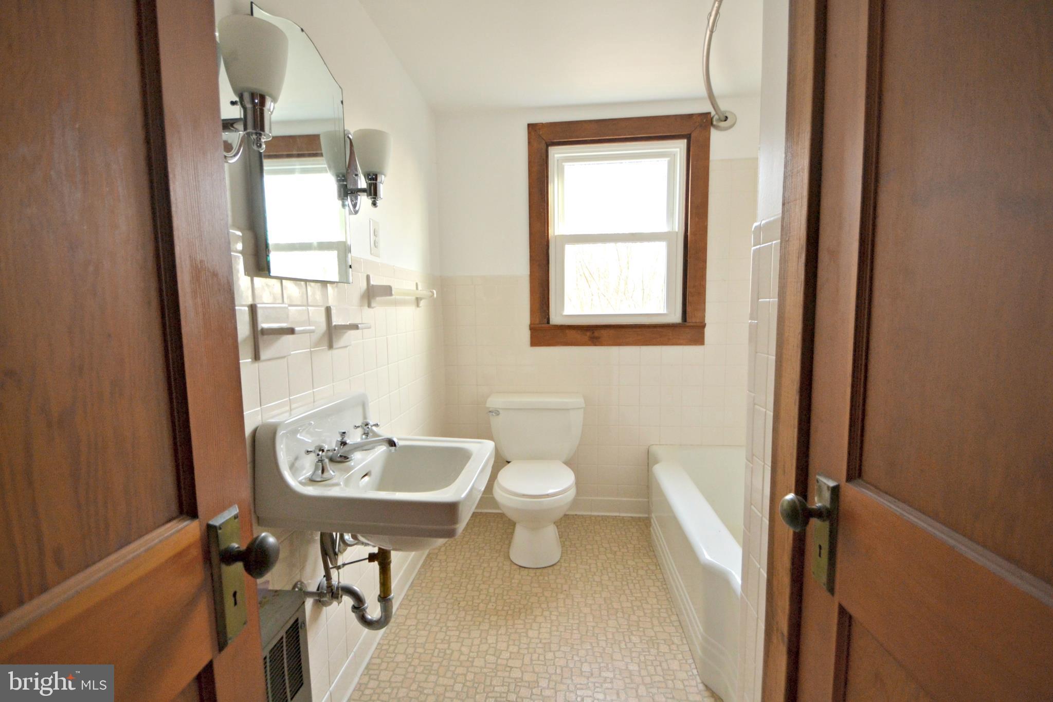 15221 Old Hanover Road Upperco, MD 21155 - Photo 22 of 37 Family Bathroom