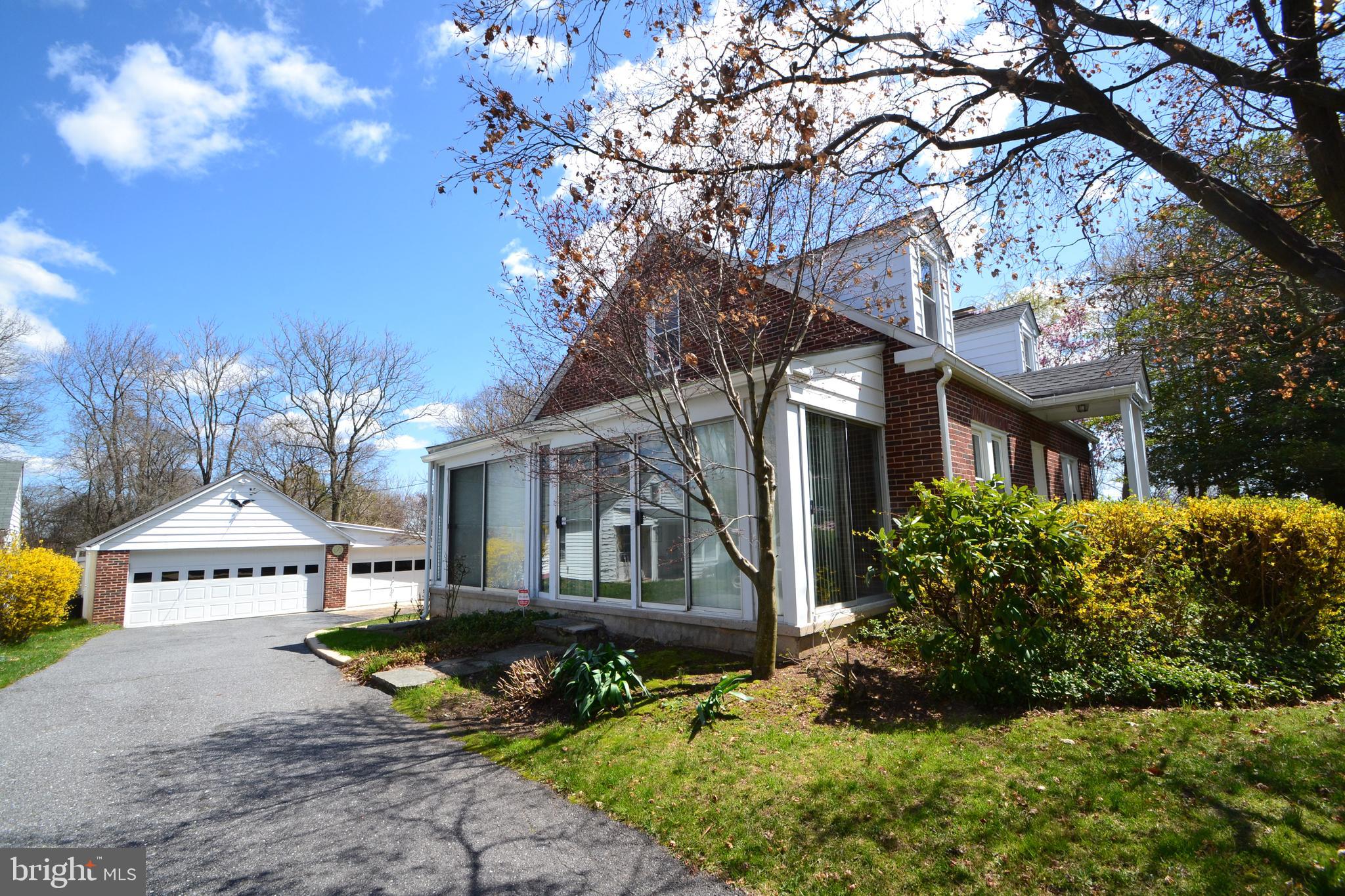 15221 Old Hanover Road Upperco, MD 21155 - Photo 4 of 37 3 Car Garage