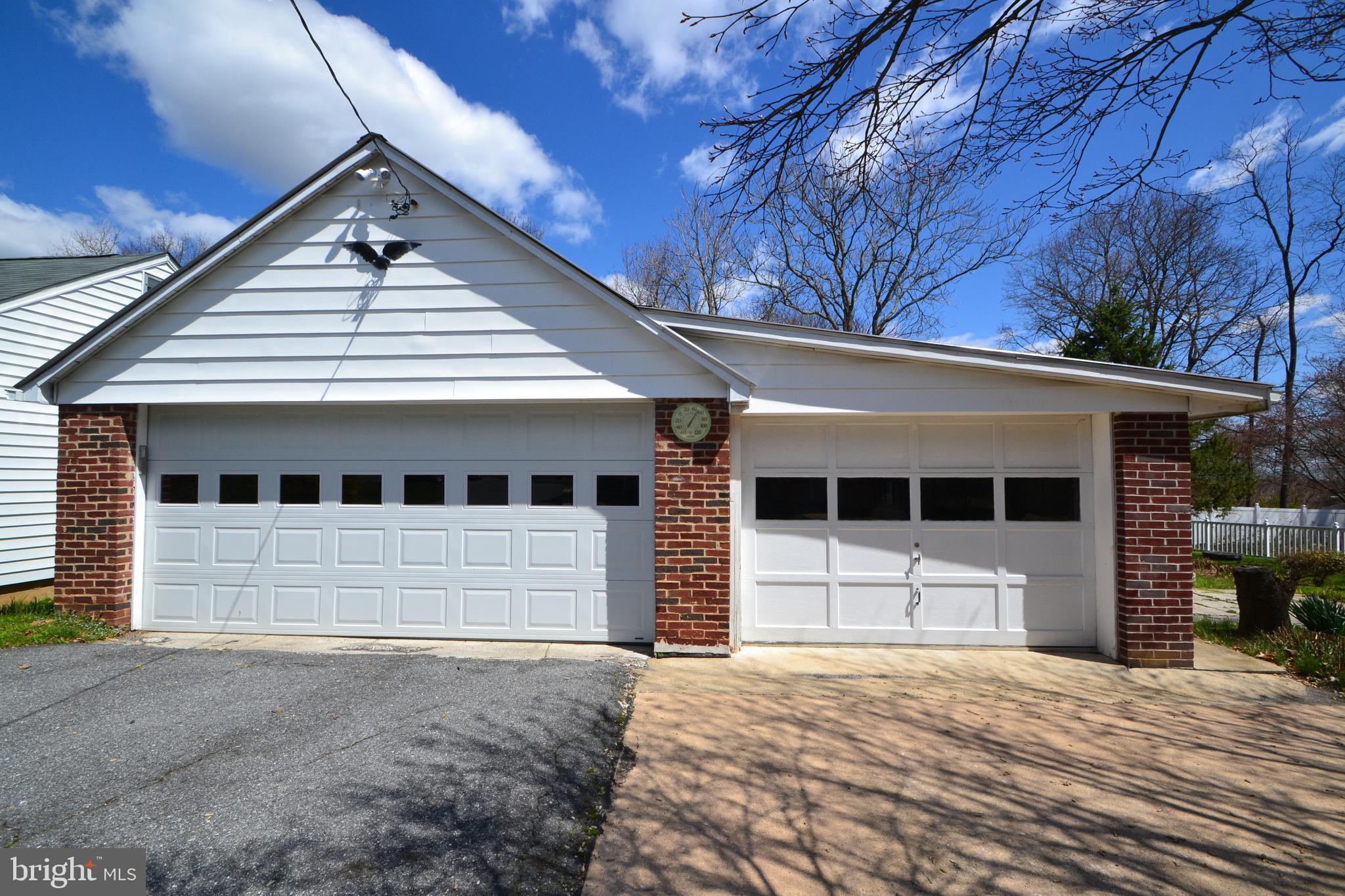15221 Old Hanover Road Upperco, MD 21155 - Photo 9 of 37 3 Car Garage