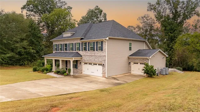 $695,000 | 136 Modesto Lane, Simpsonville, SC 29681