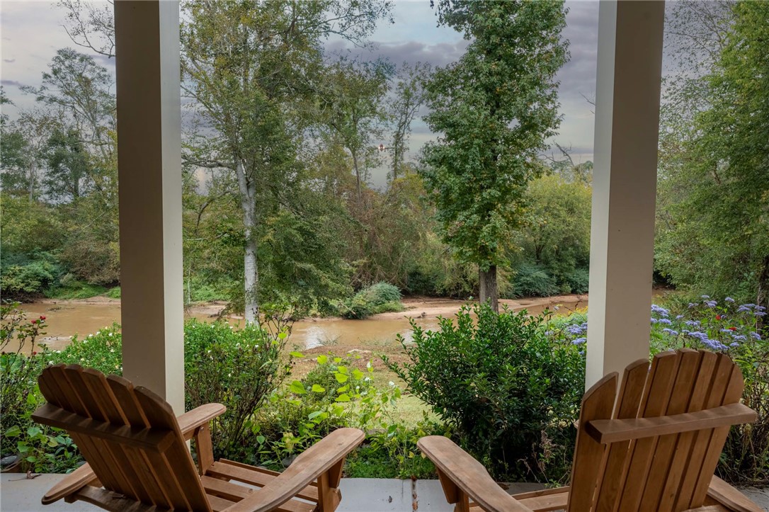 136 Modesto Lane Simpsonville, SC 29681 - Photo 27 of 35 Back patio