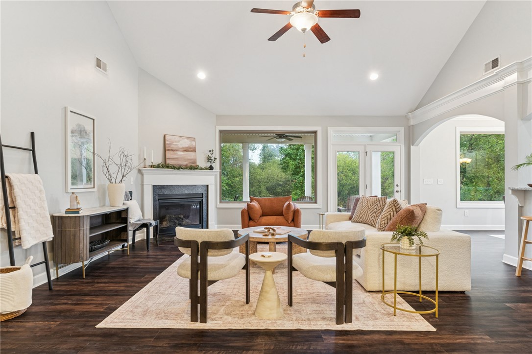 136 Modesto Lane Simpsonville, SC 29681 - Photo 4 of 35 Den