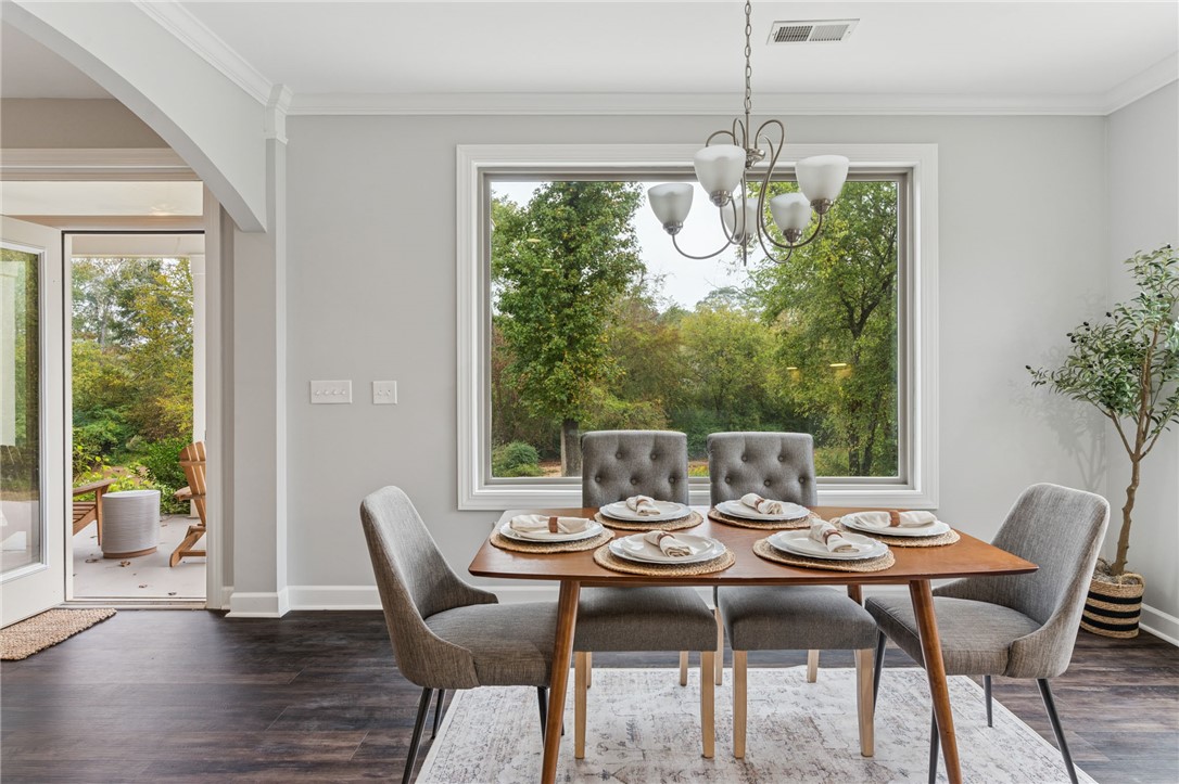 136 Modesto Lane Simpsonville, SC 29681 - Photo 10 of 35 Breakfast nook
