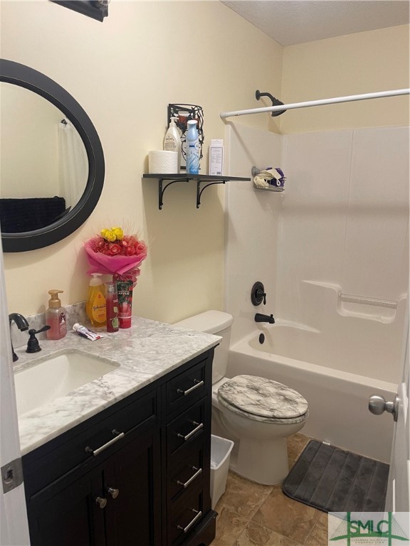 721 Lee Road Hinesville, GA 31313 - Photo 8 of 12 Hall Bathroom