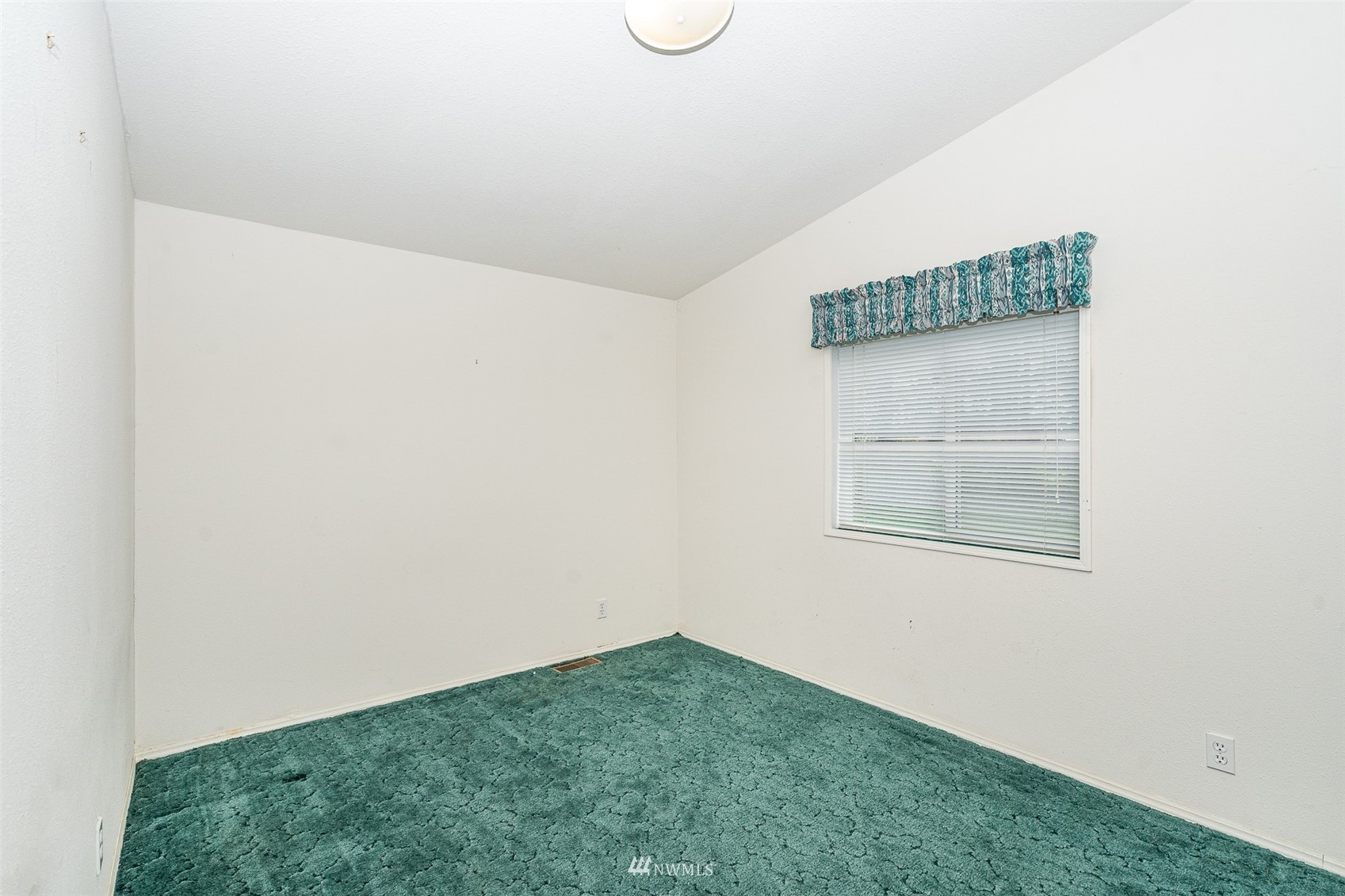 166 Smokey Ridge Road, Unit B Onalaska, WA 98570 - Photo 18 of 35 Gallery Image 18
