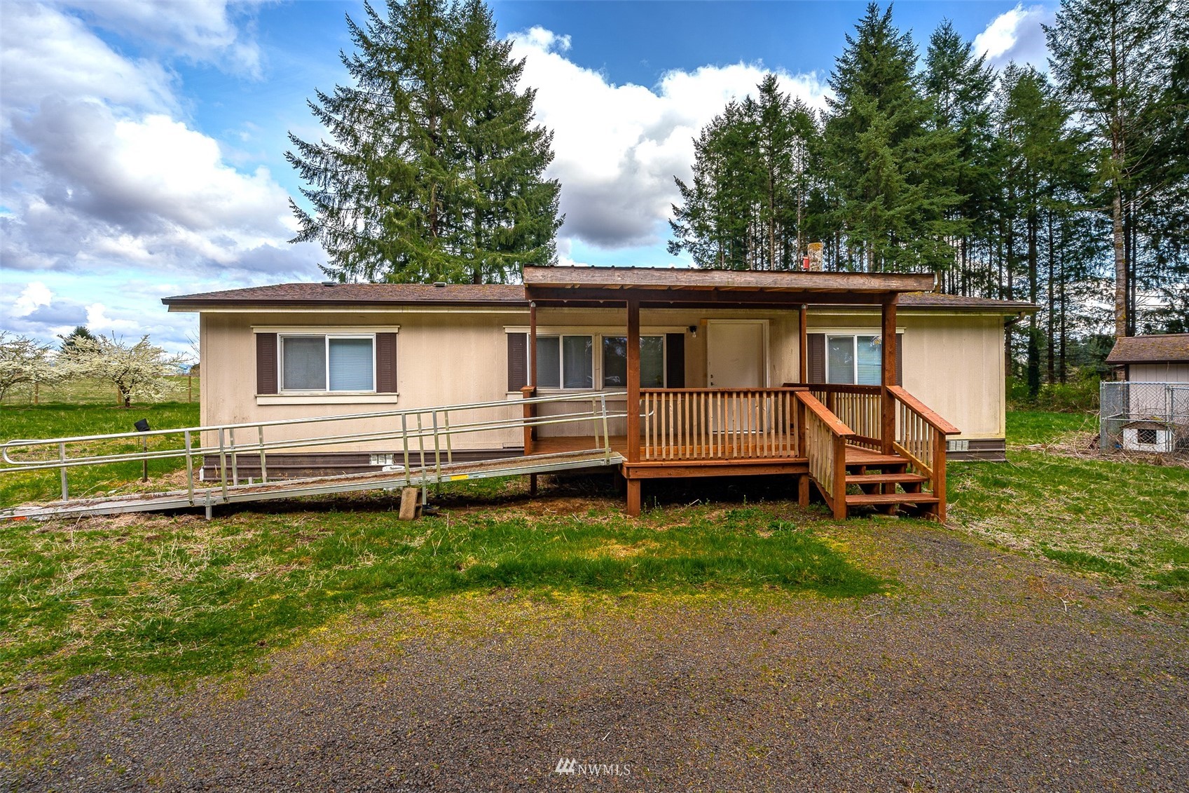 166 Smokey Ridge Road, Unit B Onalaska, WA 98570 - Photo 3 of 35 Gallery Image 3