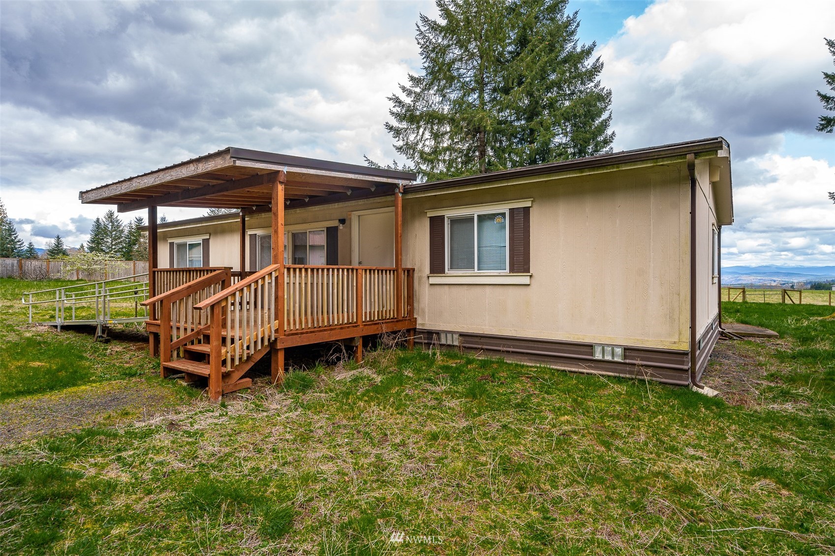 166 Smokey Ridge Road, Unit B Onalaska, WA 98570 - Photo 4 of 35 Gallery Image 4