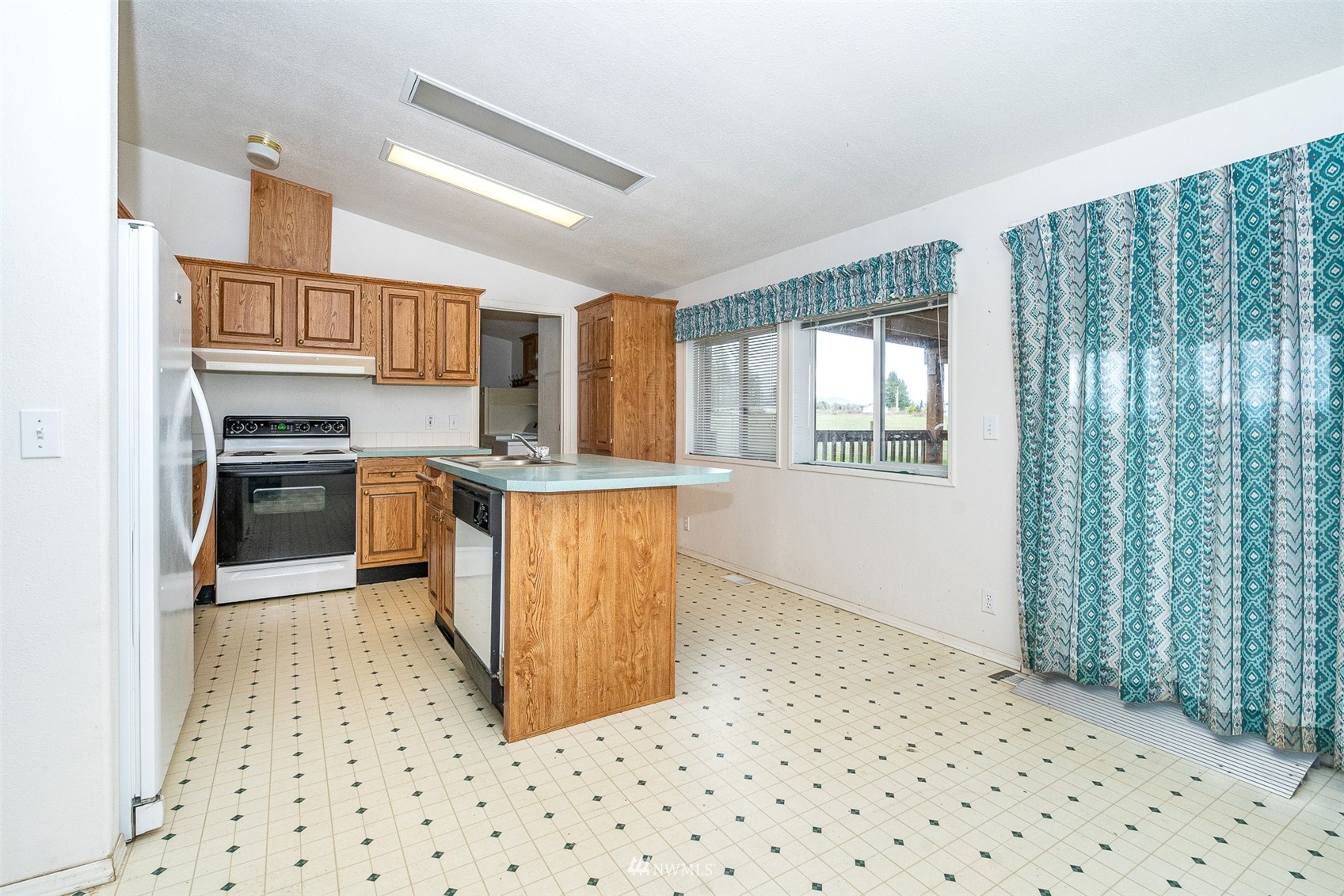166 Smokey Ridge Road, Unit B Onalaska, WA 98570 - Photo 10 of 35 Gallery Image 10