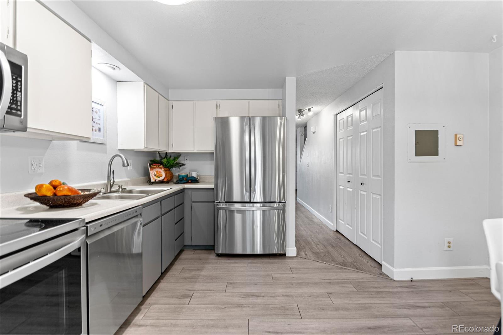 6906 West 48th Avenue Wheat Ridge, CO 80033 - Photo 7 of 25
