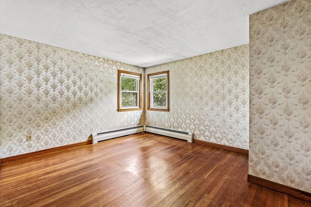 44 Homestead Road Lowell, MA 01850 - Photo 16 of 40 Gallery Image 16