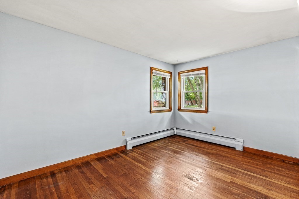 44 Homestead Road Lowell, MA 01850 - Photo 18 of 40 Gallery Image 18
