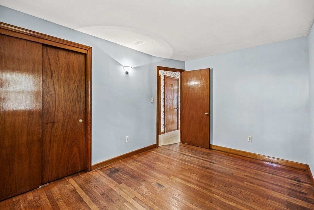 44 Homestead Road Lowell, MA 01850 - Photo 19 of 40 Gallery Image 19