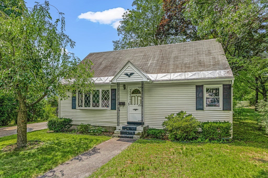 44 Homestead Road Lowell, MA 01850 - Photo 2 of 40 Gallery Image 2