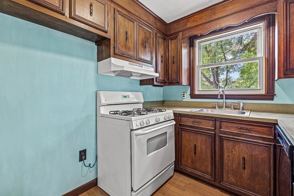 44 Homestead Road Lowell, MA 01850 - Photo 21 of 40 Gallery Image 21