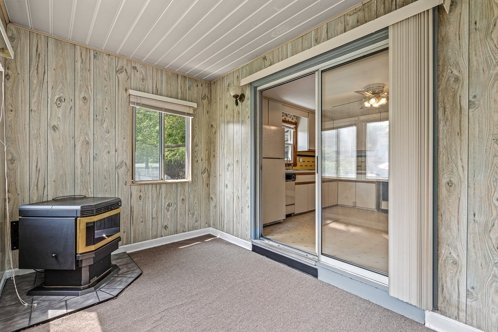 44 Homestead Road Lowell, MA 01850 - Photo 5 of 40 Gallery Image 5