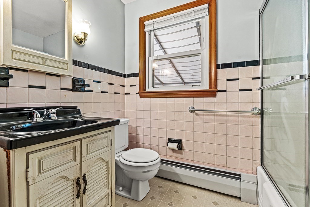 44 Homestead Road Lowell, MA 01850 - Photo 10 of 40 Gallery Image 10