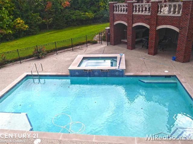5393 Orchard Ridge Drive Rochester, MI 48306 - Photo 4 of 30
