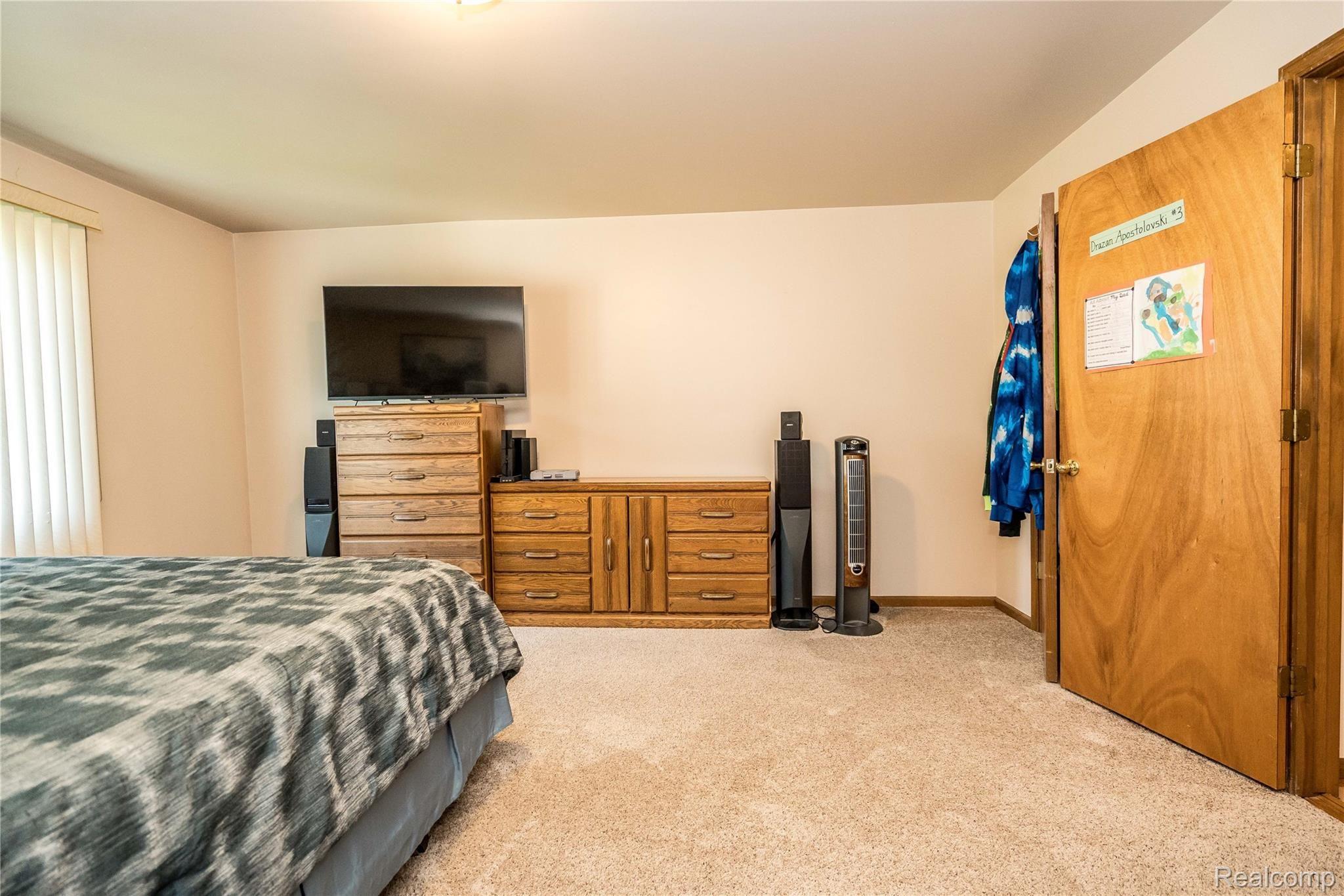 17931 Rocco Drive Macomb, MI 48044 - Photo 48 of 77 DSC05208.jpg