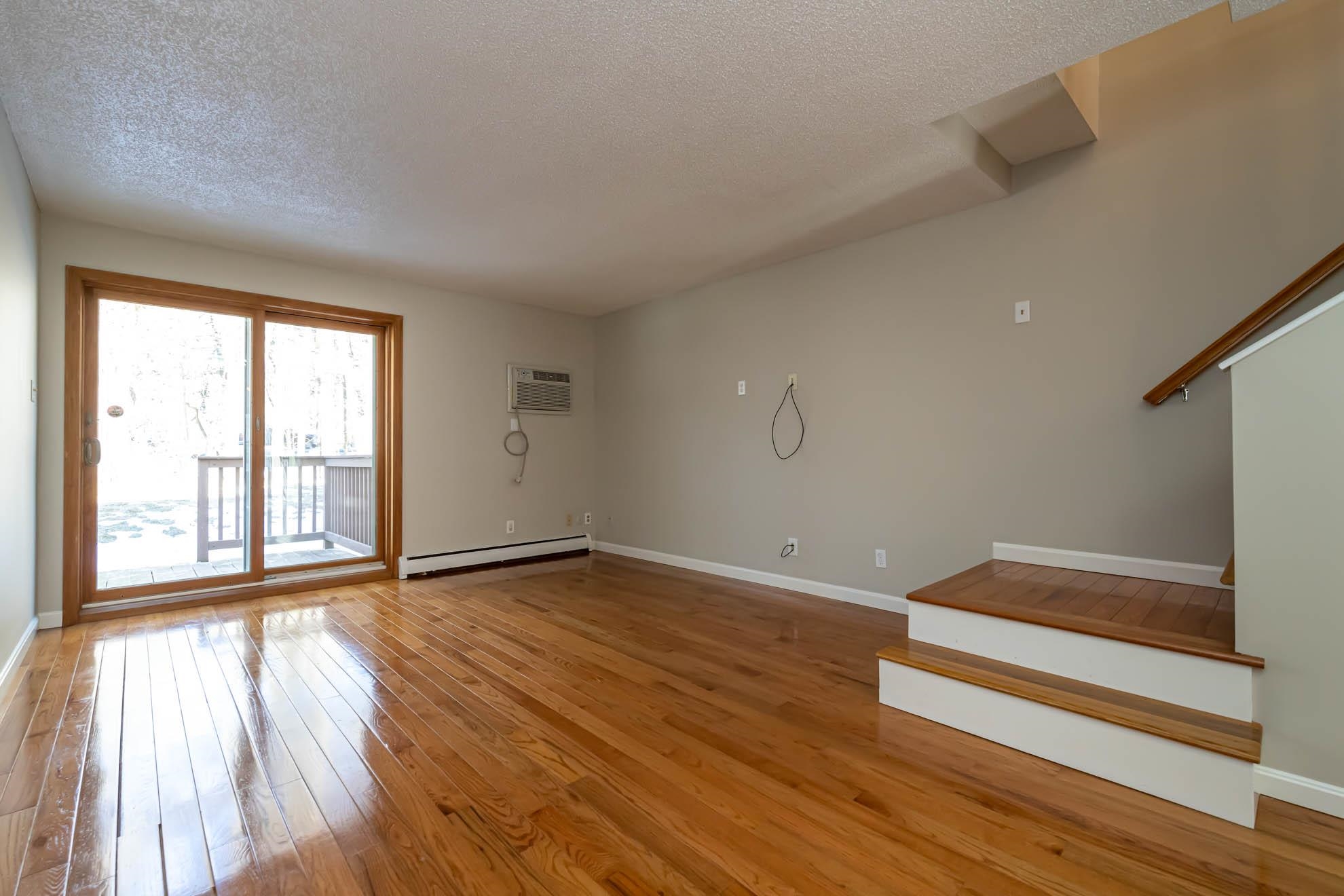 32 Shelburne Road, Unit 32 Merrimack, NH 03054 - Photo 4 of 31