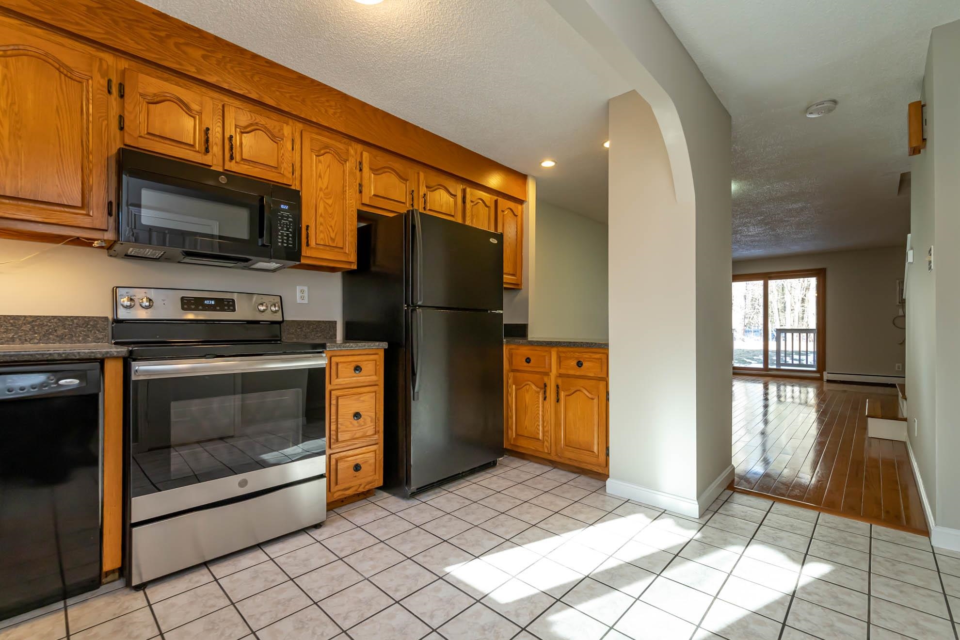 32 Shelburne Road, Unit 32 Merrimack, NH 03054 - Photo 8 of 31