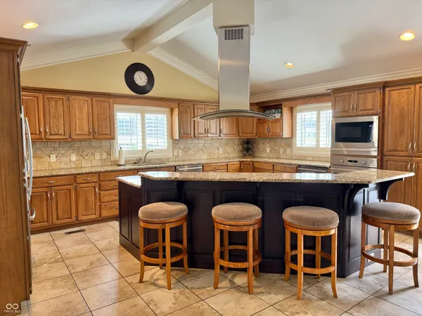$850,000 | 7501 Chapel Hill Road, Borden, IN 47106