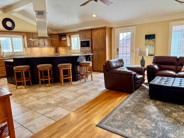 $850,000 | 7501 Chapel Hill Road, Borden, IN 47106