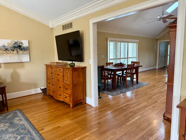 $850,000 | 7501 Chapel Hill Road, Borden, IN 47106