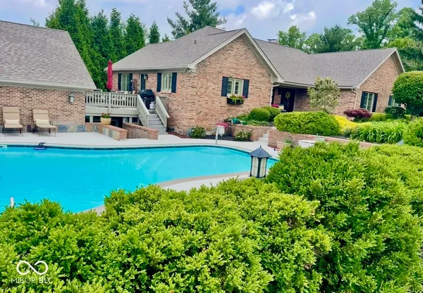 $850,000 | 7501 Chapel Hill Road, Borden, IN 47106
