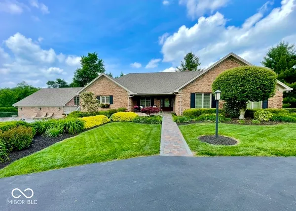 $850,000 | 7501 Chapel Hill Road, Borden, IN 47106