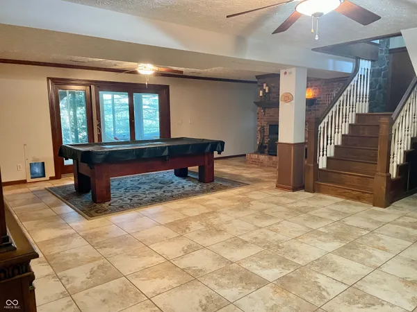 $850,000 | 7501 Chapel Hill Road, Borden, IN 47106