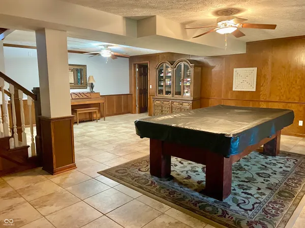 $850,000 | 7501 Chapel Hill Road, Borden, IN 47106