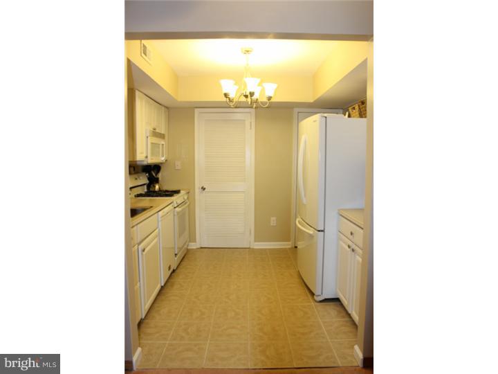 69 Farmhouse Road Sicklerville, NJ 08081 - Photo 2 of 24 Kitchen