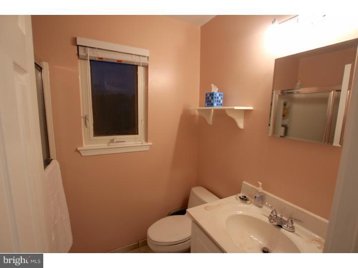 69 Farmhouse Road Sicklerville, NJ 08081 - Photo 14 of 24 Bathroom