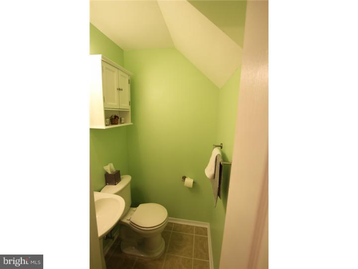 69 Farmhouse Road Sicklerville, NJ 08081 - Photo 18 of 24 Bathroom