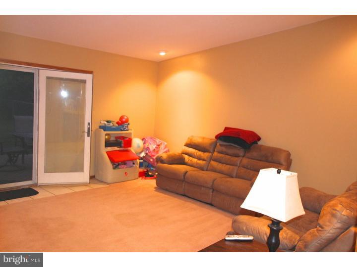 69 Farmhouse Road Sicklerville, NJ 08081 - Photo 21 of 24 Family Room