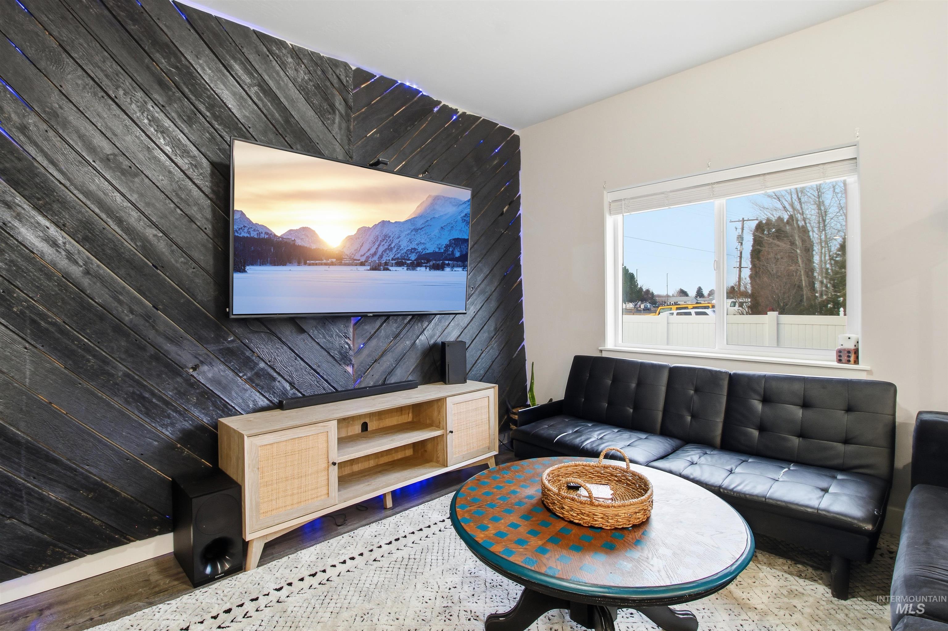 900 East 20th Street Burley, ID 83318 - Photo 13 of 31 Living area with wood finished floors
