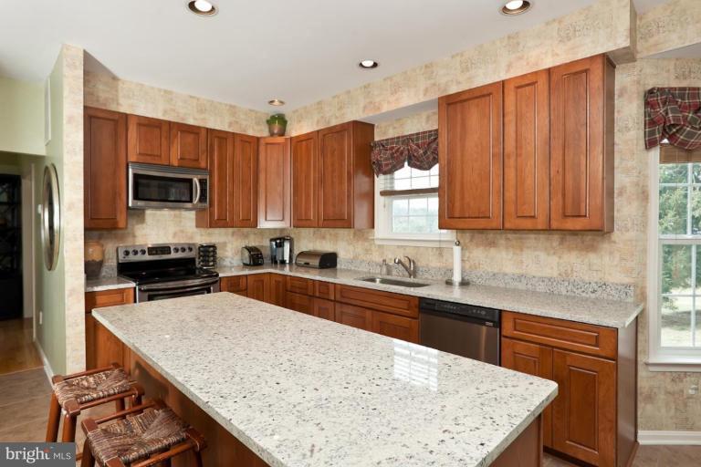 18 Farm Ridge Court Baldwin, MD 21013 - Photo 8 of 27 Kitchen