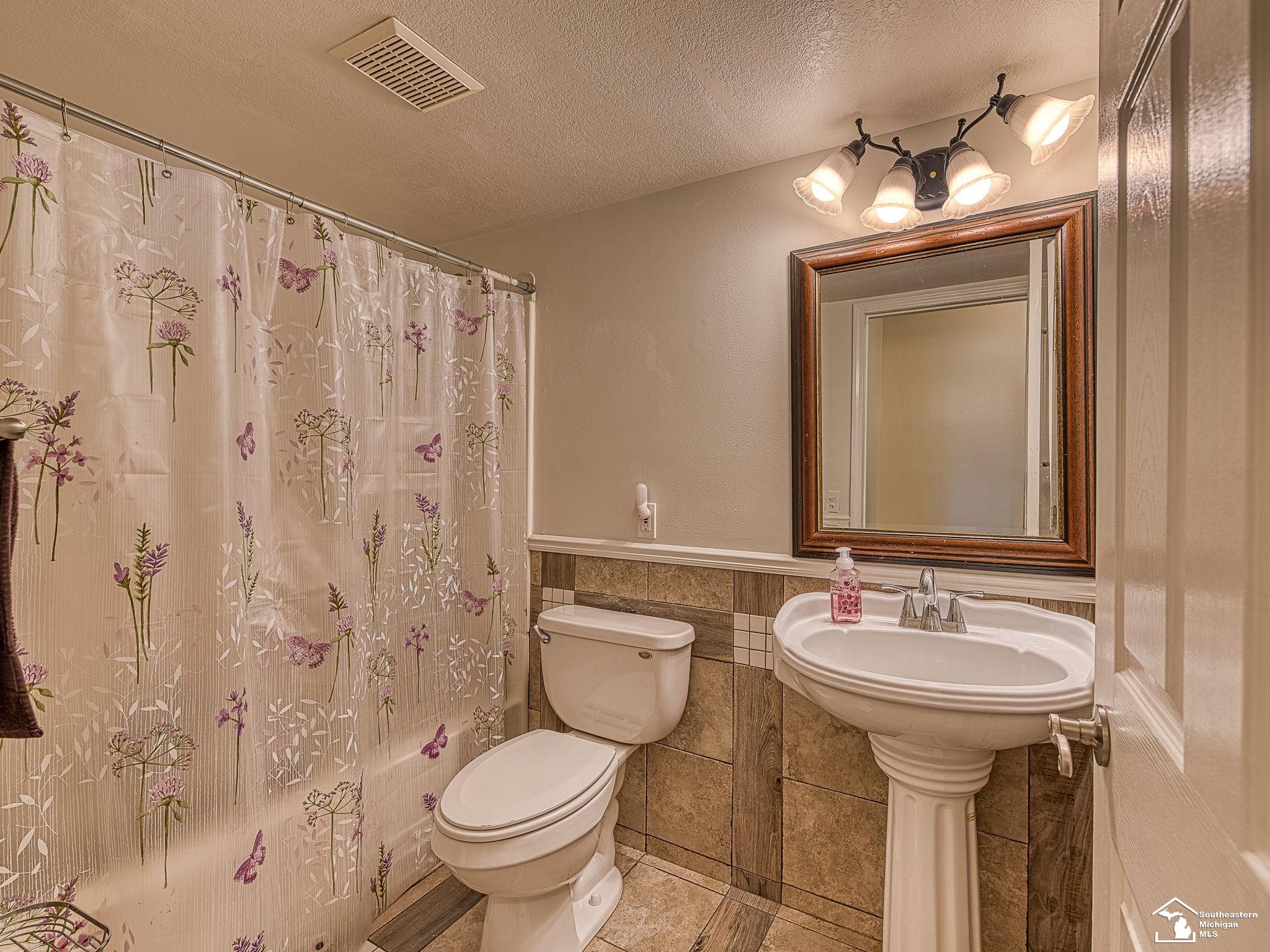 15823 Dixon Road Dundee, MI 48131 - Photo 20 of 47