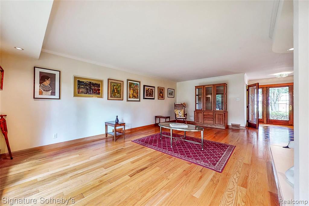 99 Shoreham Road Grosse Pointe Shores, MI 48236 - Photo 6 of 33
