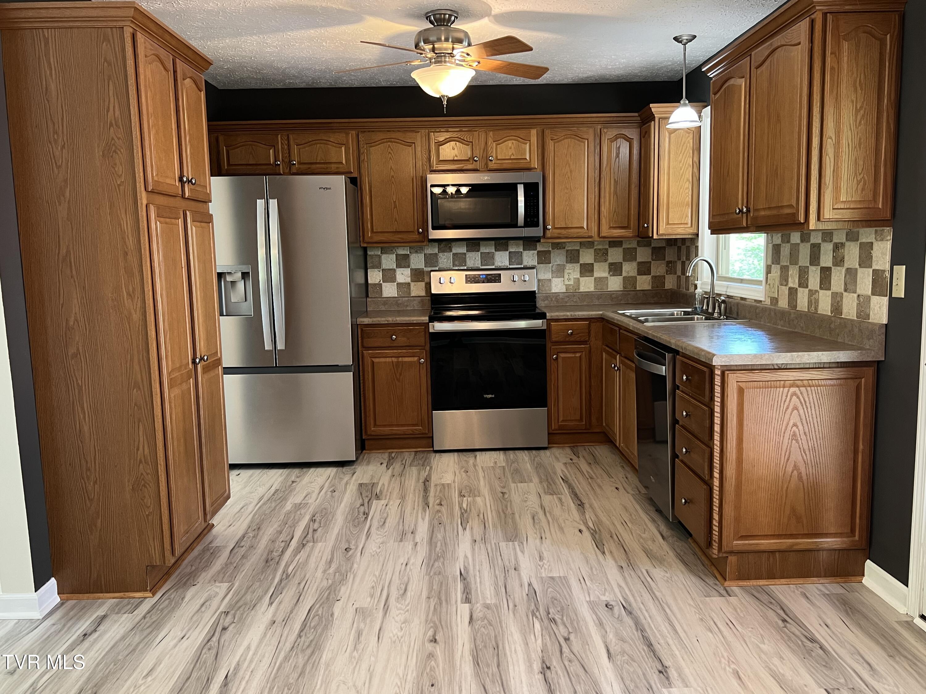 737 Foothills Road Kingsport, TN 37663 - Photo 20 of 80 IMG_5482
