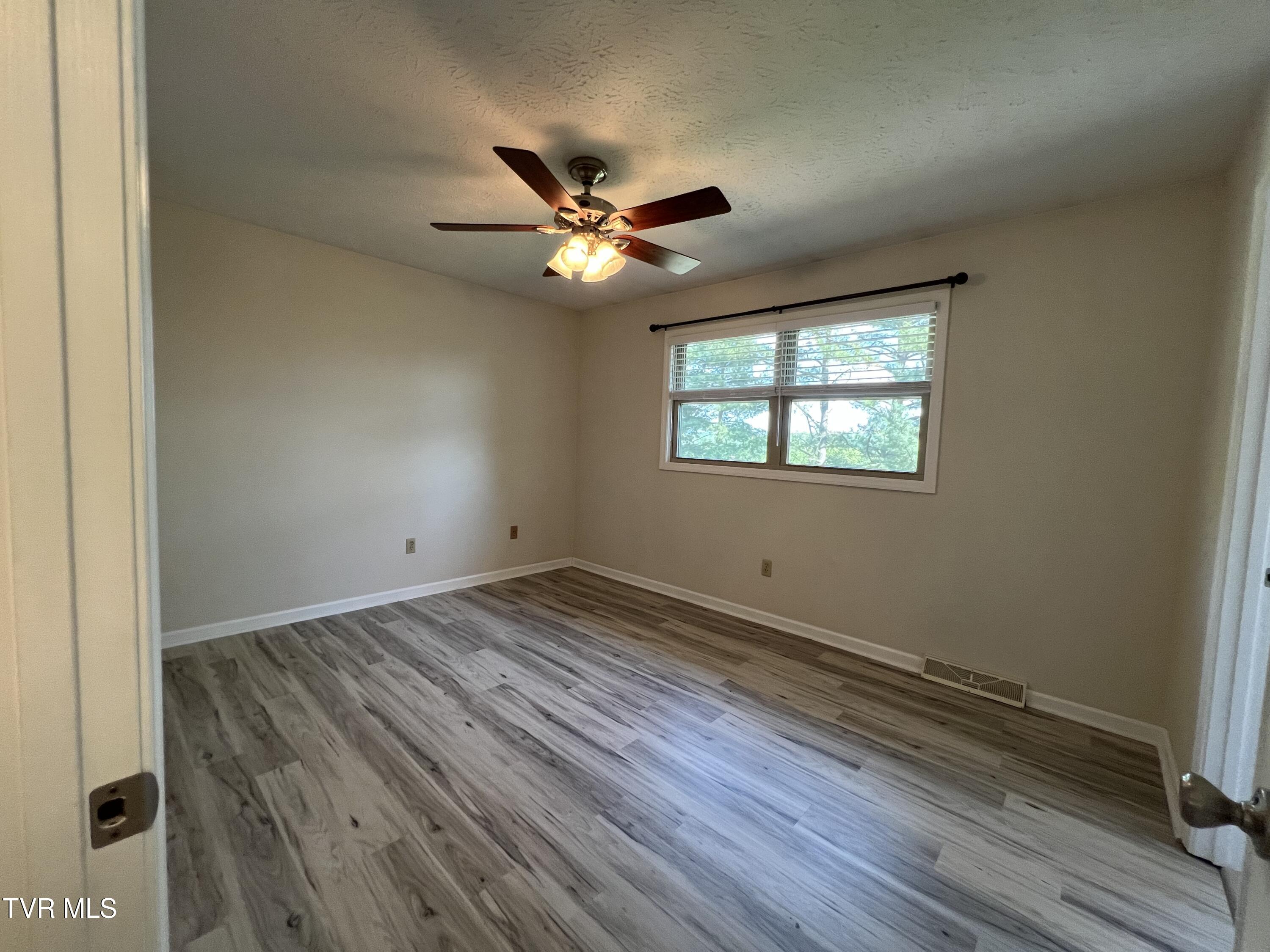 737 Foothills Road Kingsport, TN 37663 - Photo 51 of 80 IMG_5516