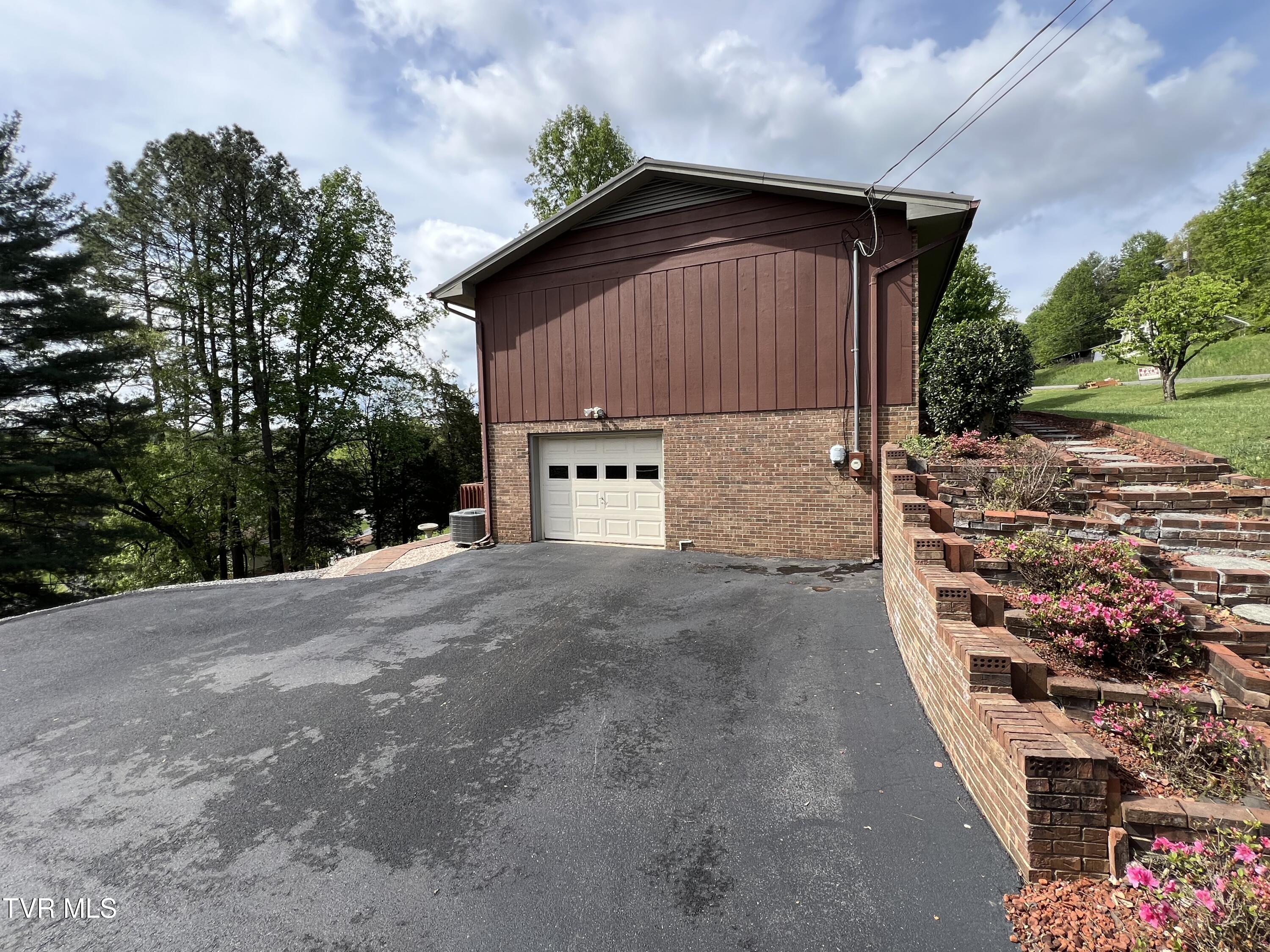 737 Foothills Road Kingsport, TN 37663 - Photo 55 of 80 IMG_5438