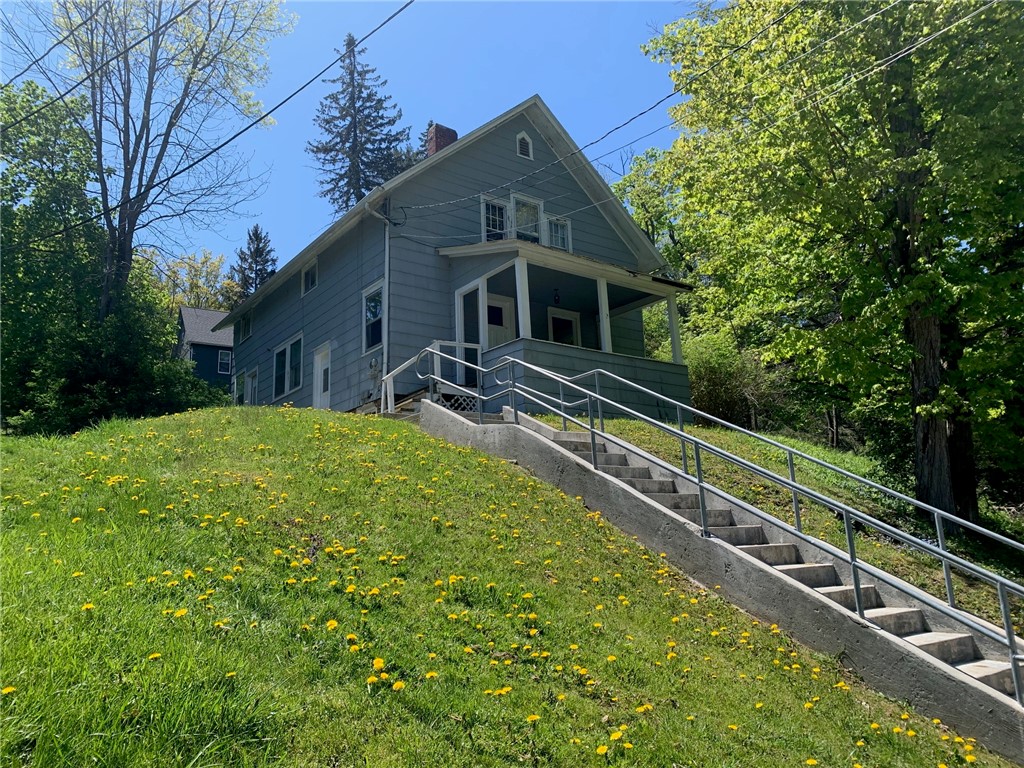 37 West University, Alfred, NY 14802 Compass