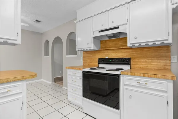 $2,200 | 1024 Edgewood Trail, Benbrook, TX 76126