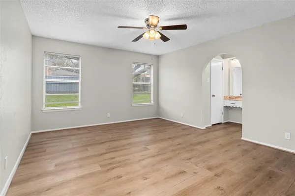 $2,200 | 1024 Edgewood Trail, Benbrook, TX 76126